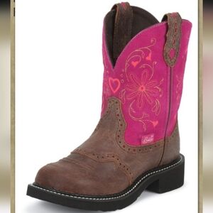 Justin Ladies Gypsy Casual Boot Brown Cowhide With Pink Heart Stitching Size 8.5